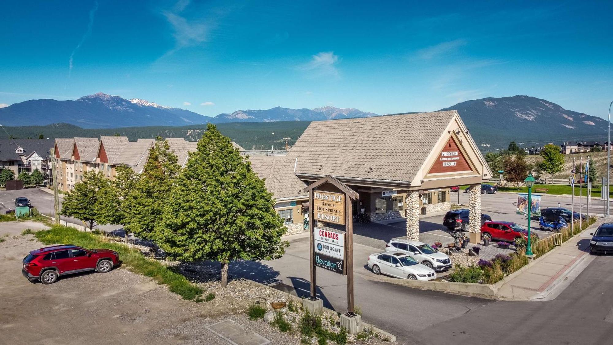 Prestige Radium Hot Springs Resort, Worldhotels Crafted Exterior foto